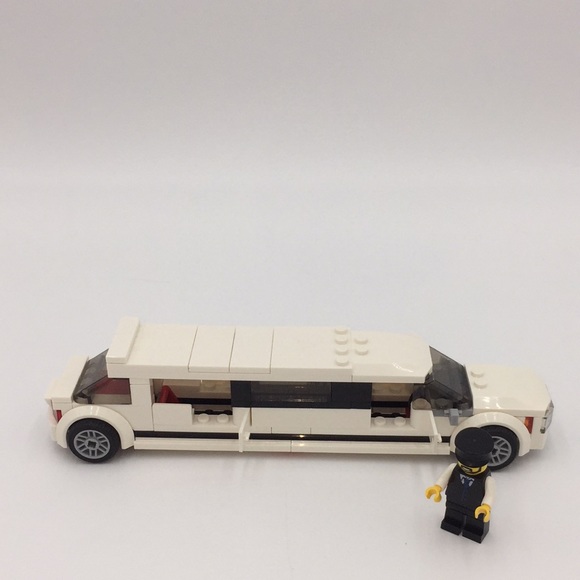 Lego  City Airport Service Building Set Plane Limousine Vehicle 5 Figures 60102 - Picture 6 of 11